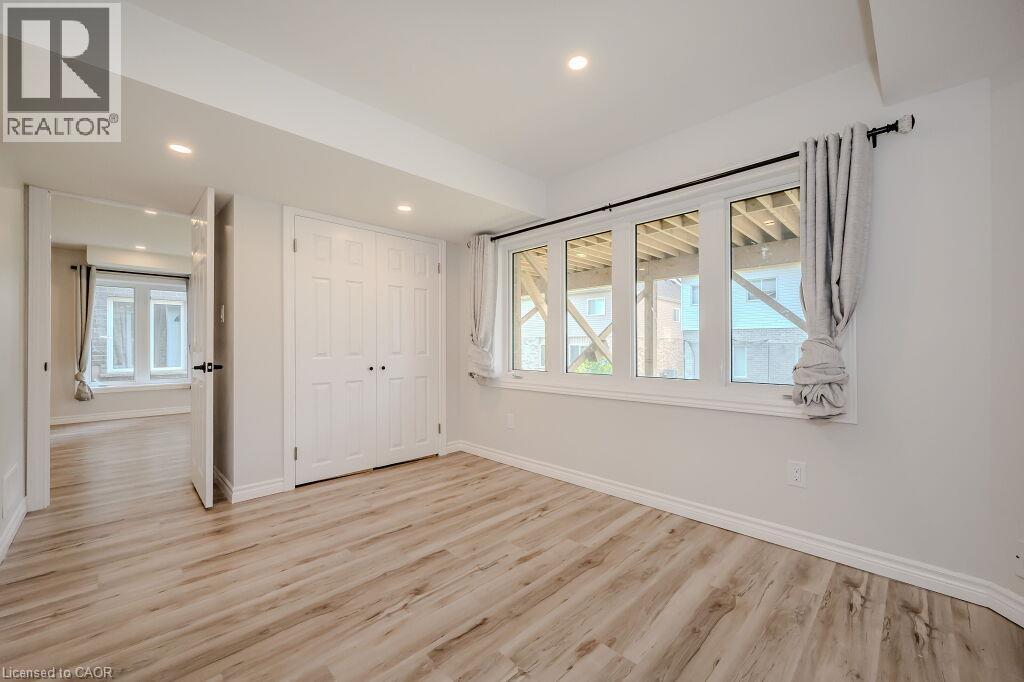 277 Dewdrop Crescent Unit# Lower Property Photo 12