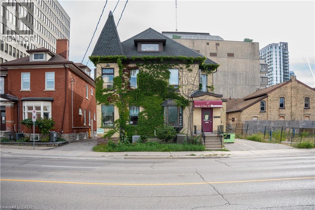 17 Weber Street W Property Photo 13