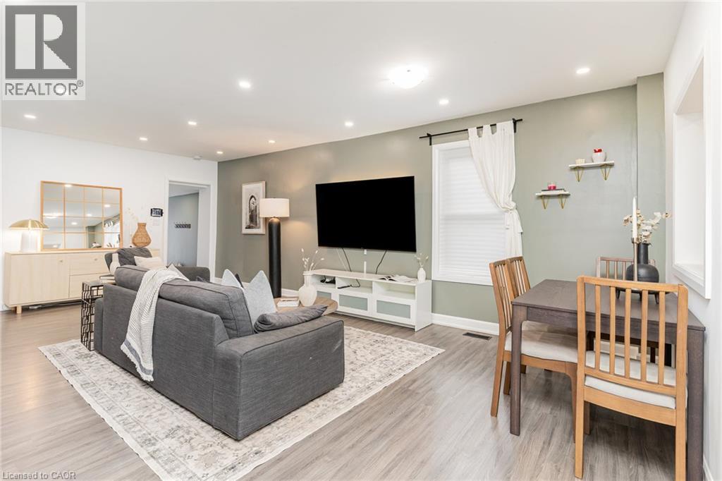4 Robins Avenue Property Photo 2
