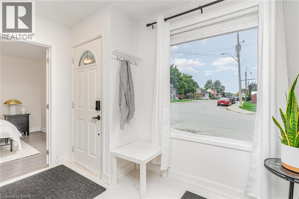 4 Robins Avenue Property Photo 9