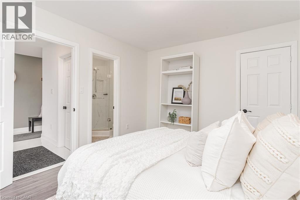 4 Robins Avenue Property Photo 11