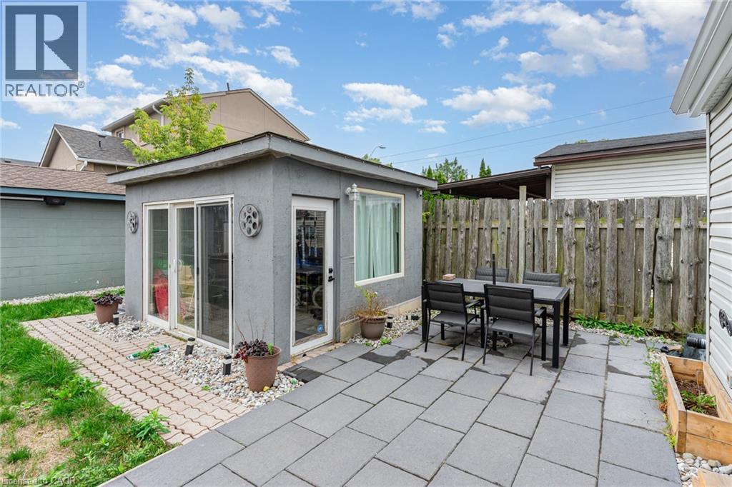 4 Robins Avenue Property Photo 24