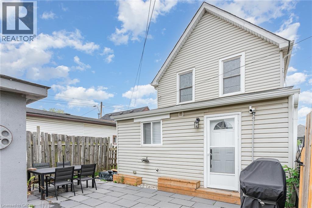 4 Robins Avenue Property Photo 25