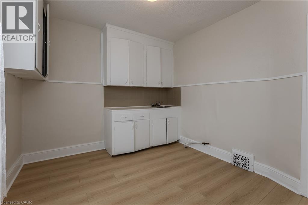 86 William Street Property Photo 25