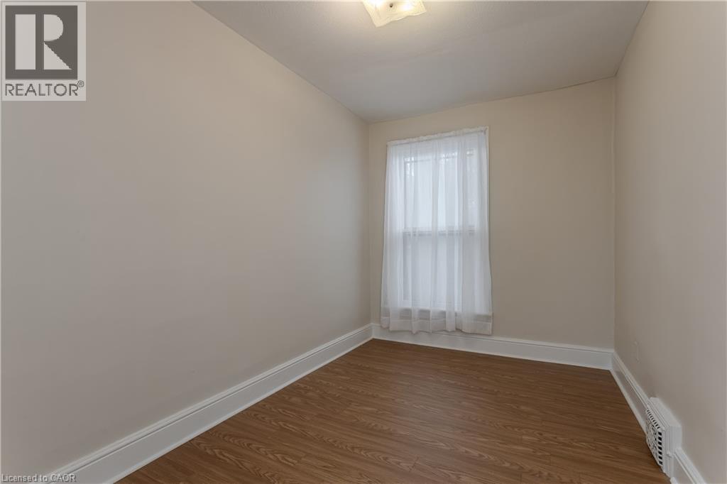 86 William Street Property Photo 33