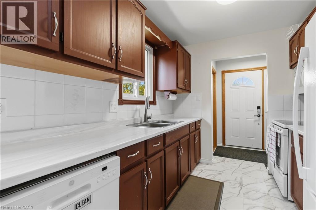 47 Abeles Avenue Property Photo 9