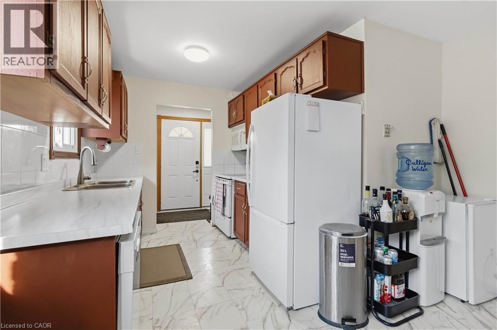 47 Abeles Avenue Property Photo 11