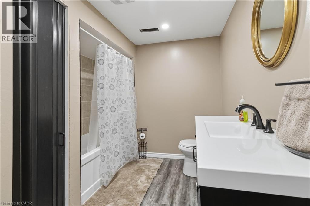 47 Abeles Avenue Property Photo 32