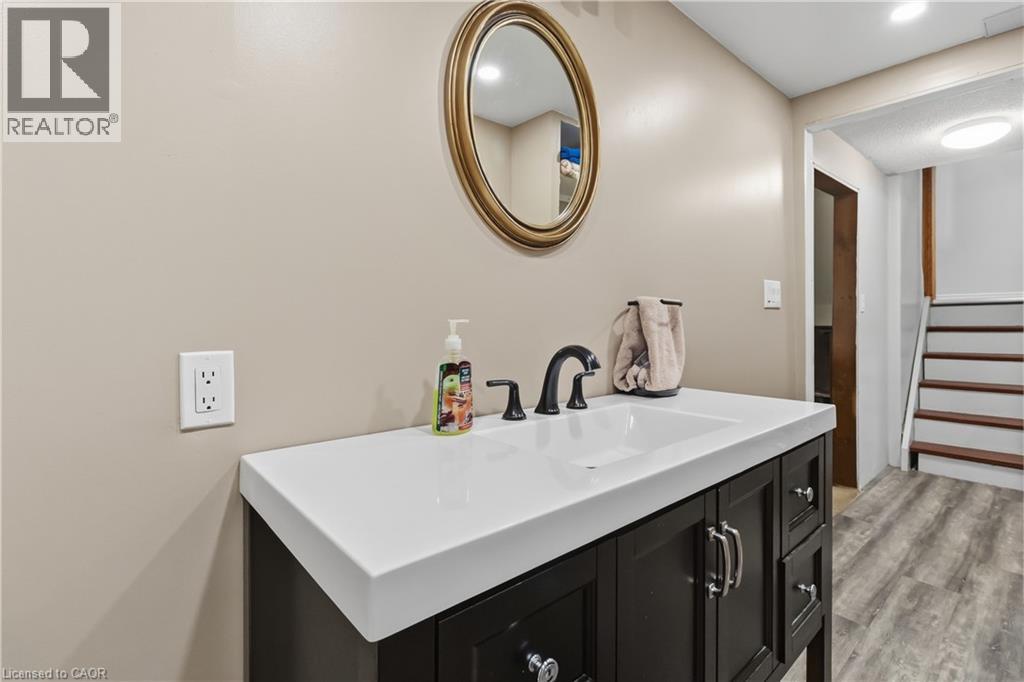 47 Abeles Avenue Property Photo 35