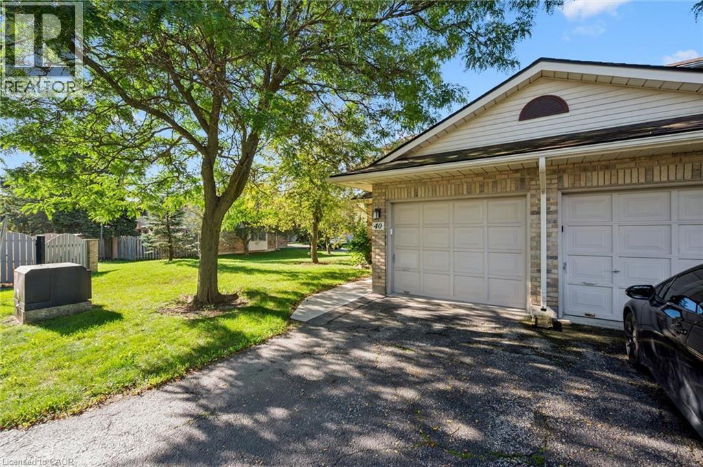375 Kingscourt Drive Unit# 40 Property Photo 2