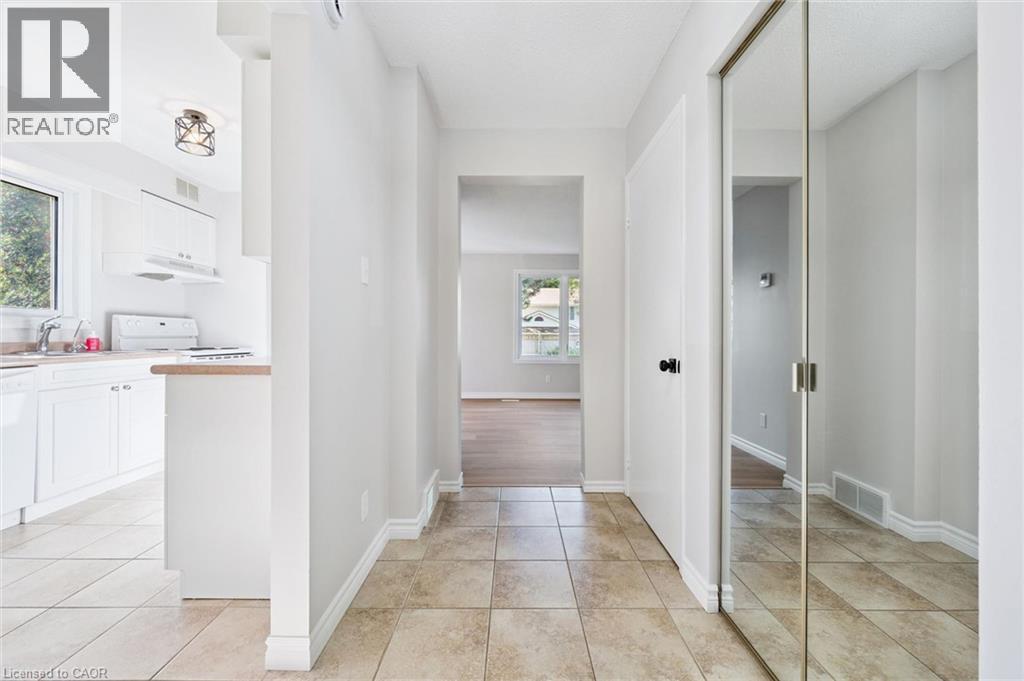 375 Kingscourt Drive Unit# 40 Property Photo 8