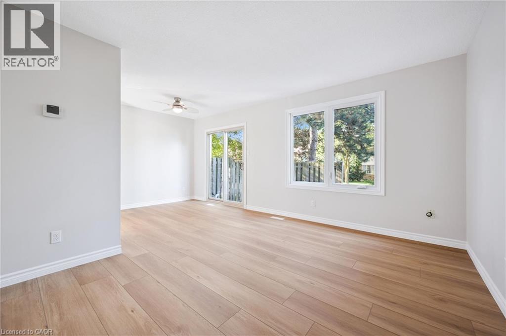375 Kingscourt Drive Unit# 40 Property Photo 9