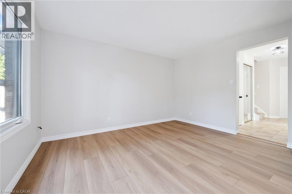375 Kingscourt Drive Unit# 40 Property Photo 11