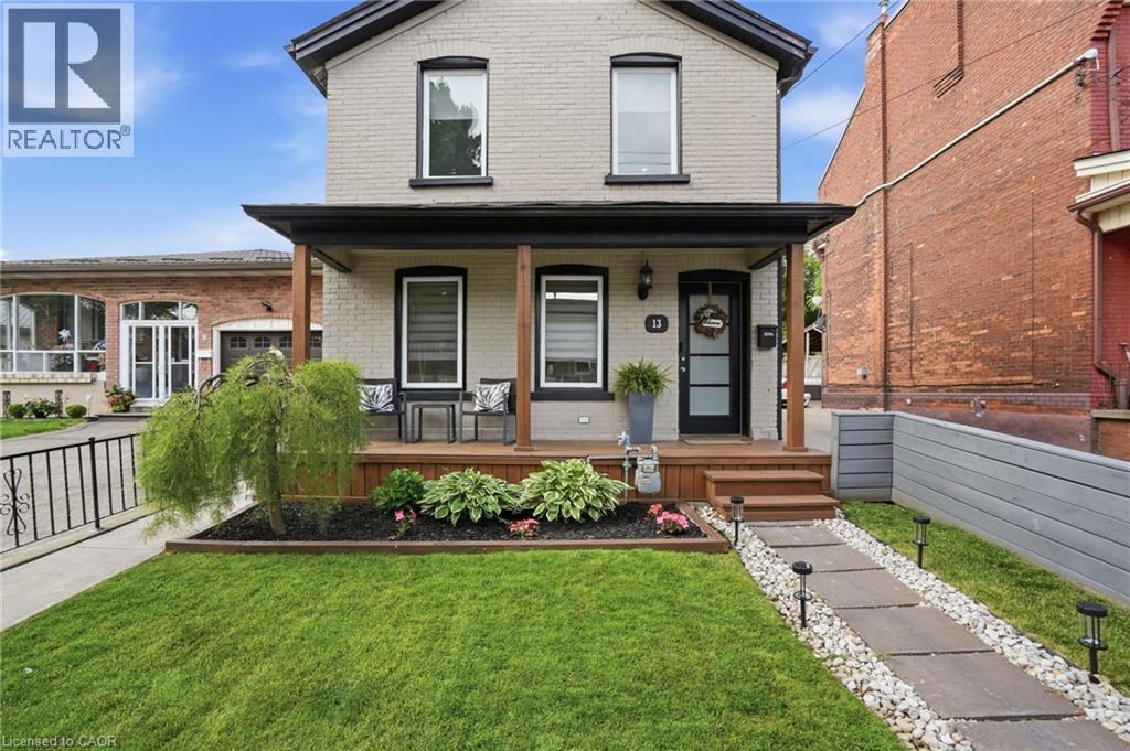 13 Picton Street W Property Photo 1
