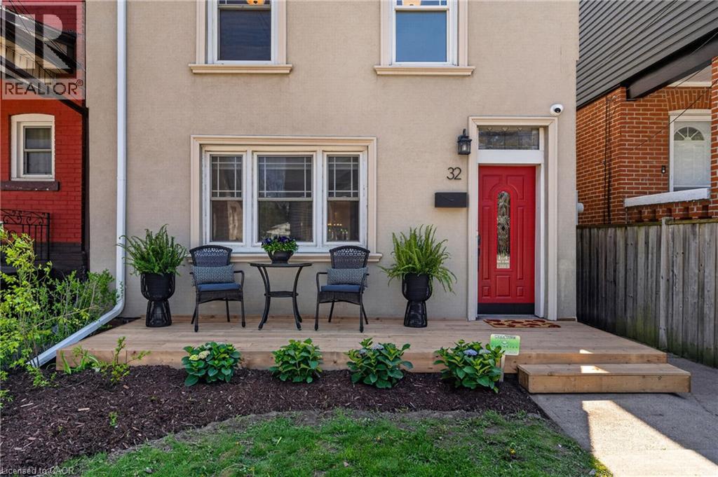 32 MAGILL Street Property Photo 1