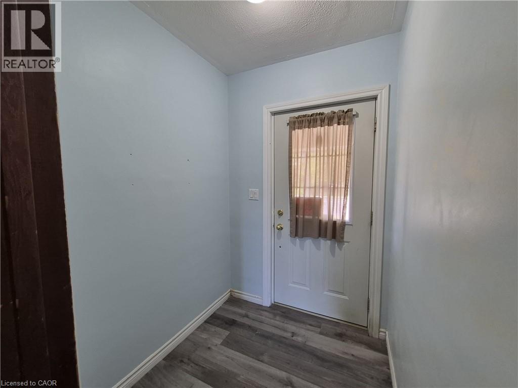 119 Norfolk Street S Property Photo 5