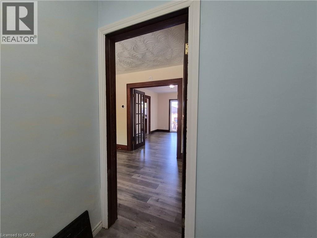 119 Norfolk Street S Property Photo 6
