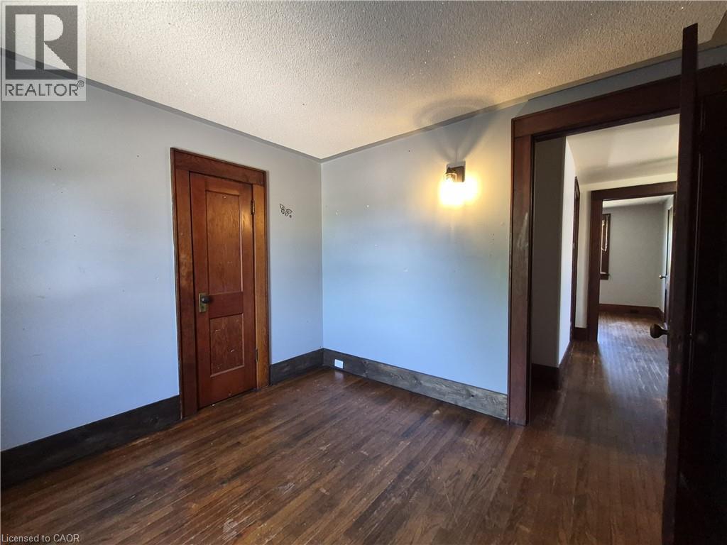 119 Norfolk Street S Property Photo 22
