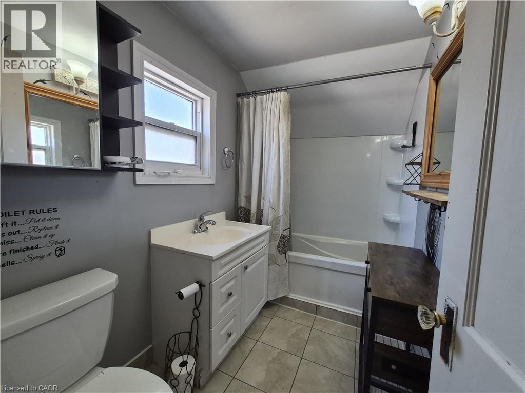 119 Norfolk Street S Property Photo 23