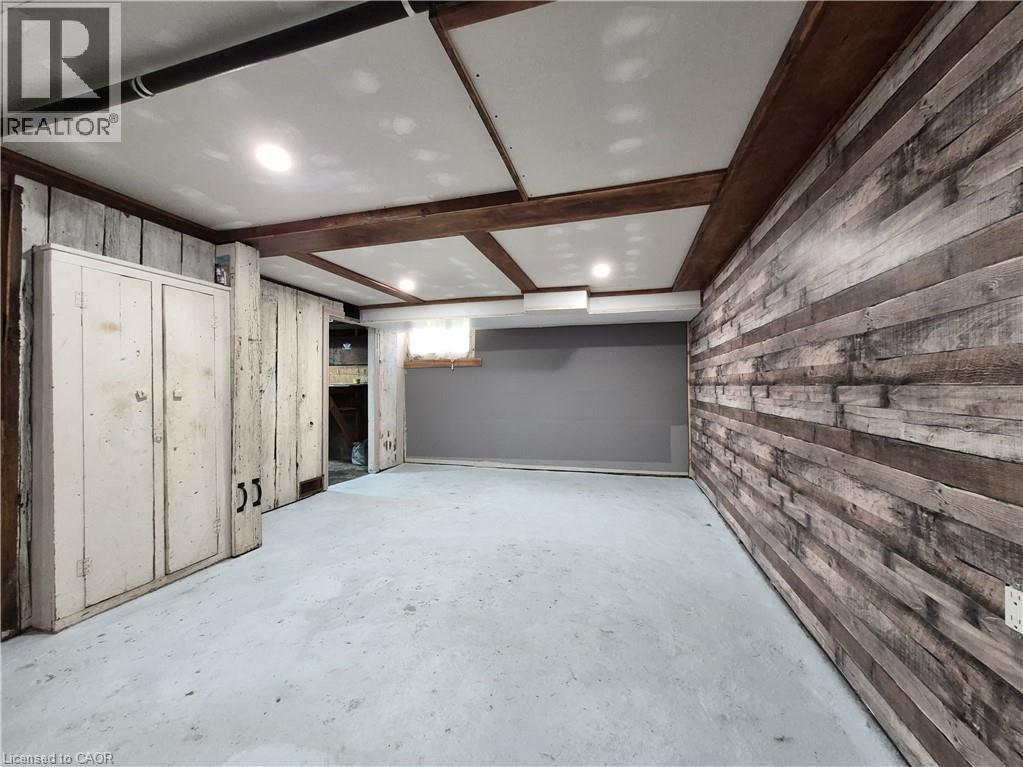 119 Norfolk Street S Property Photo 24