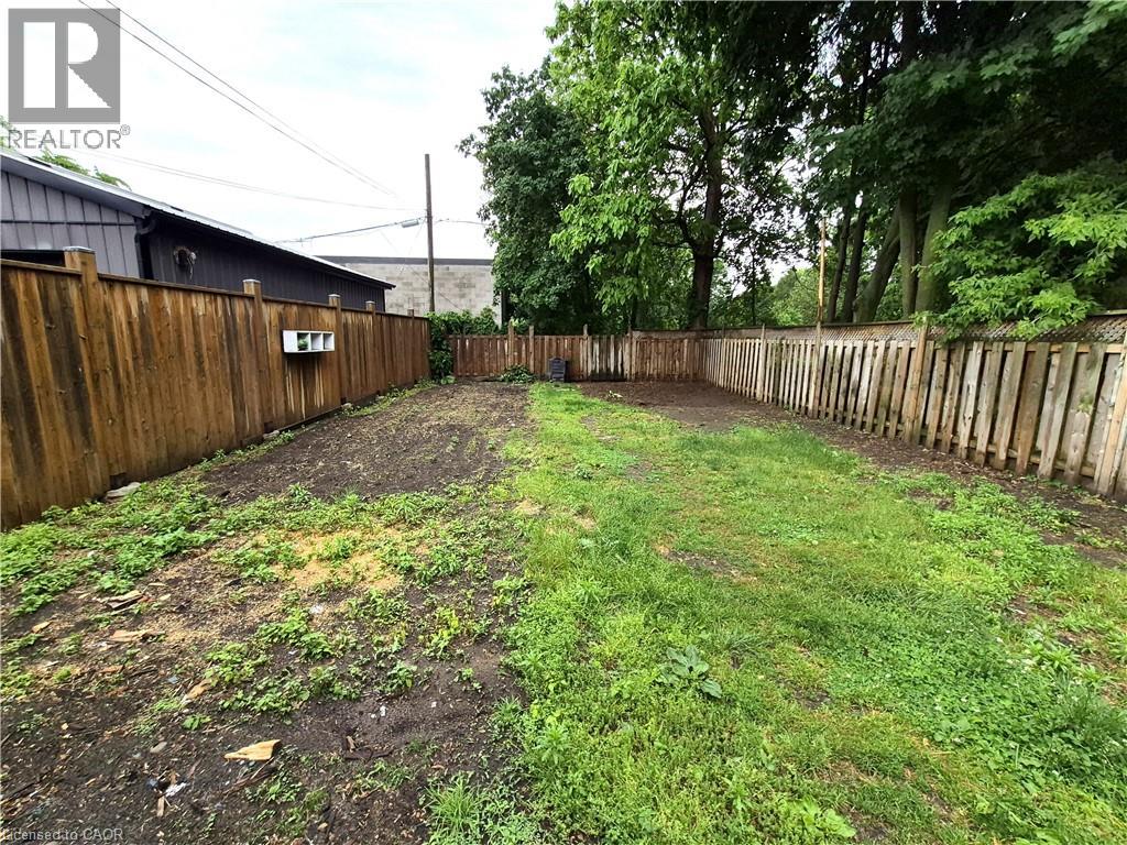 119 Norfolk Street S Property Photo 28