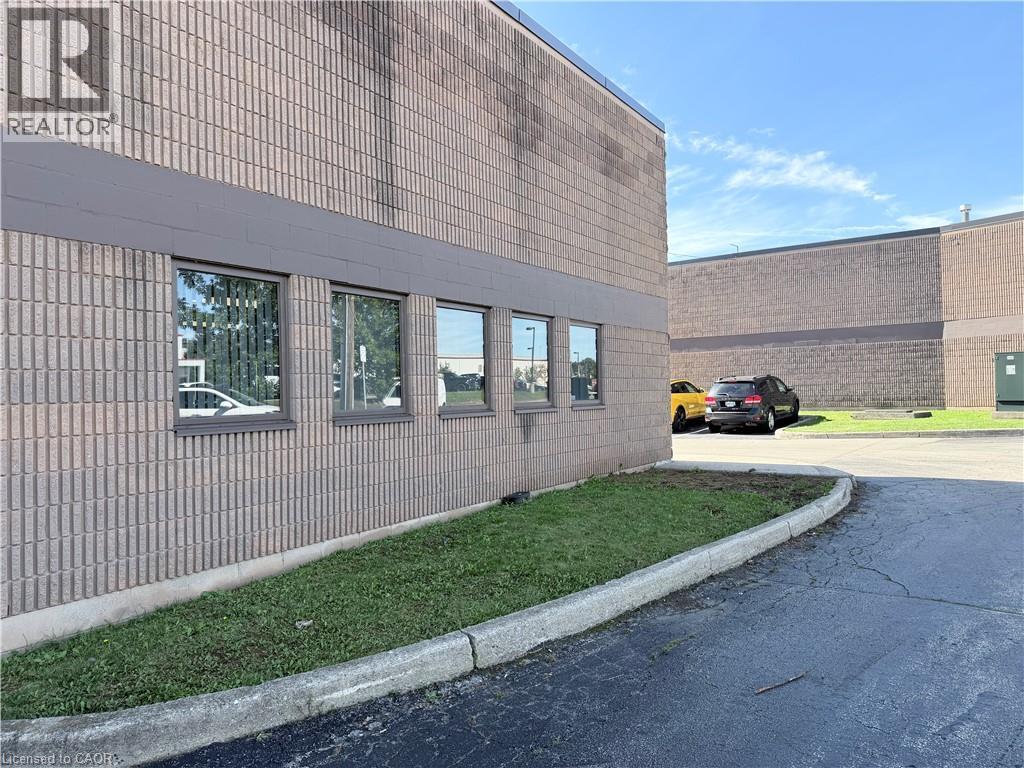 5035 North Service Road Unit# D1 Property Photo 4