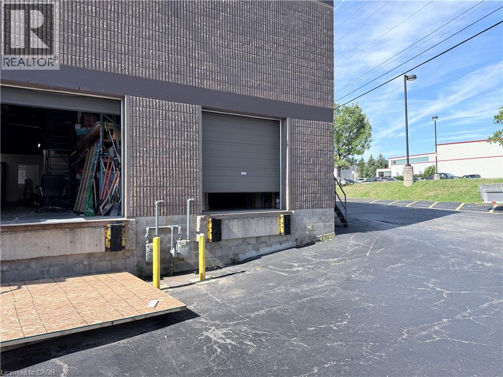 5035 North Service Road Unit# D1 Property Photo 5