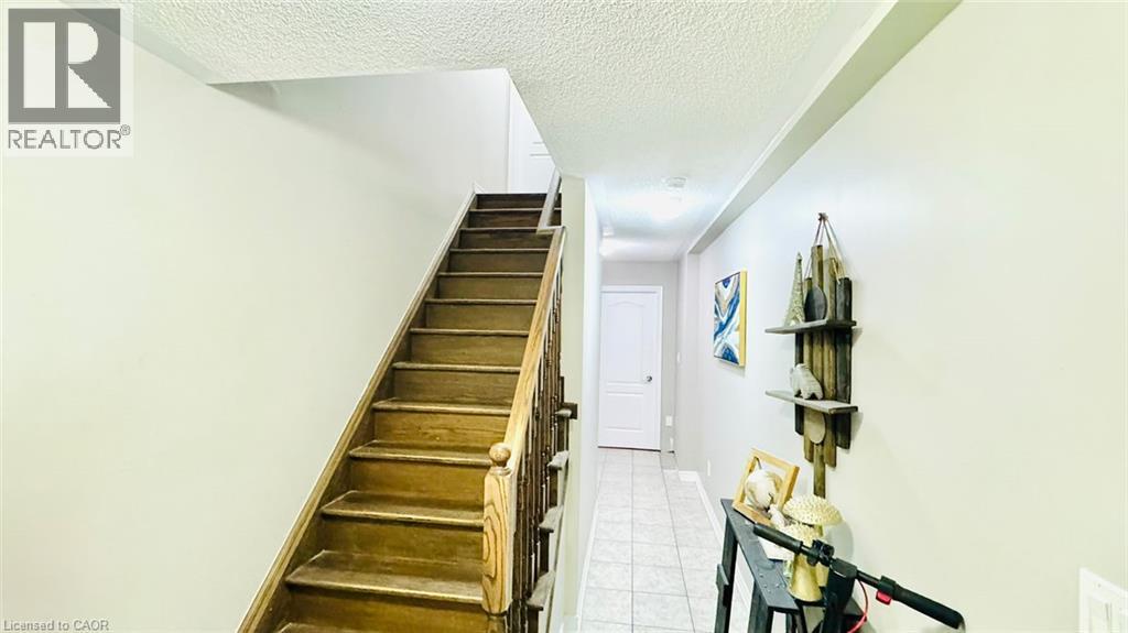 8 Rabbit Run Way Property Photo 4