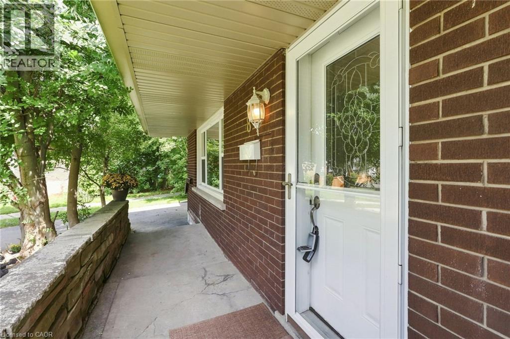 8 Emming Court Property Photo 4