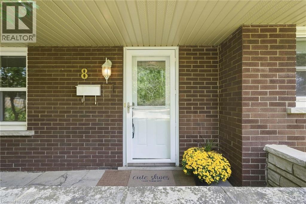 8 Emming Court Property Photo 5