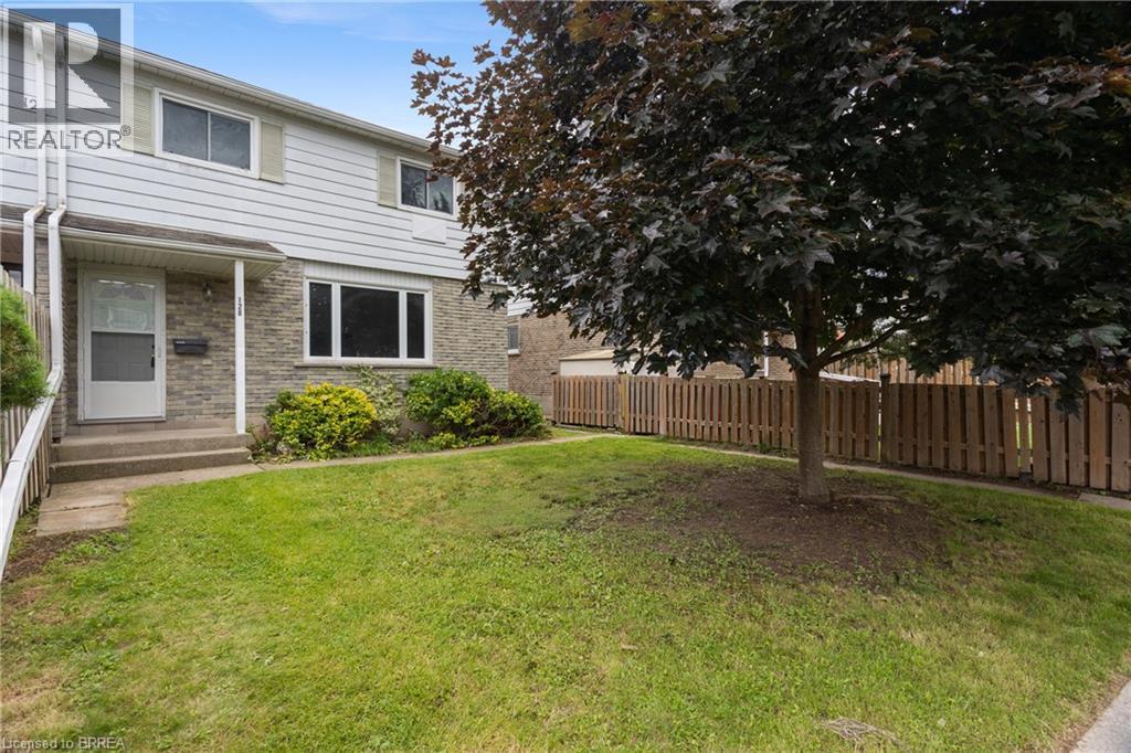 18 OAKHILL Drive Unit# 12B