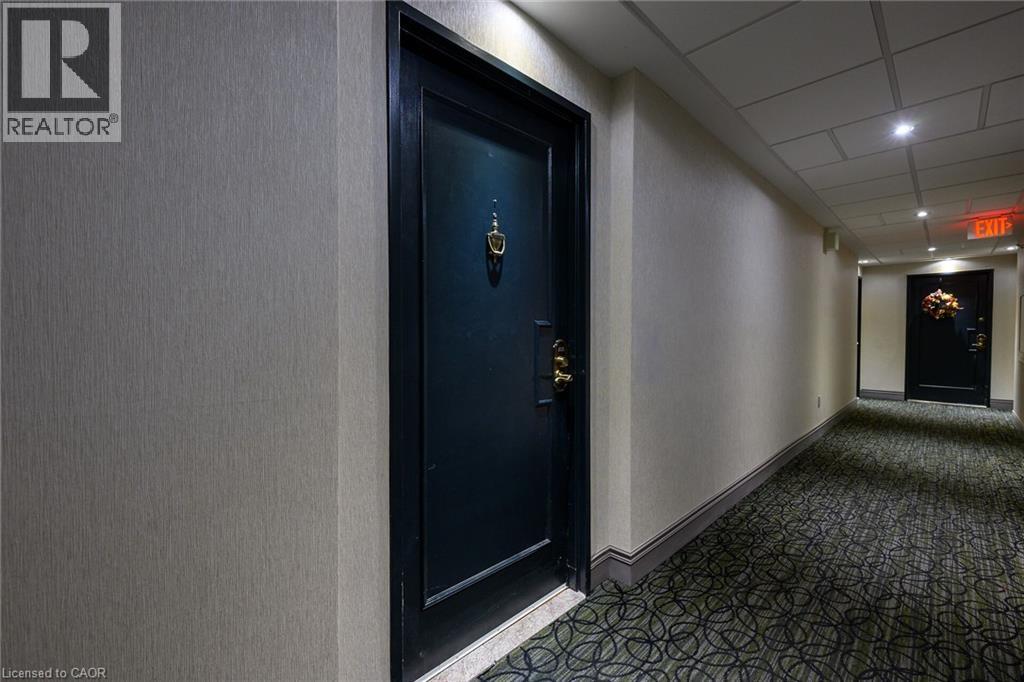 1359 White Oaks Boulevard Unit# 205 Property Photo 5