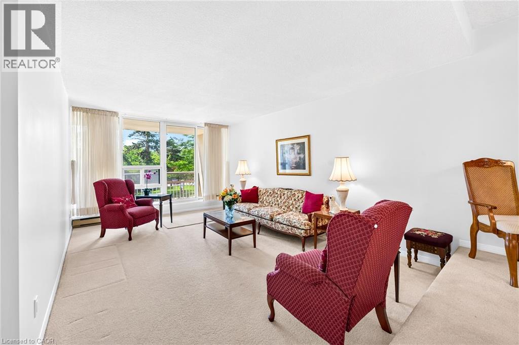 1359 White Oaks Boulevard Unit# 205 Property Photo 9