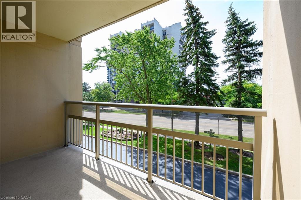 1359 White Oaks Boulevard Unit# 205 Property Photo 10