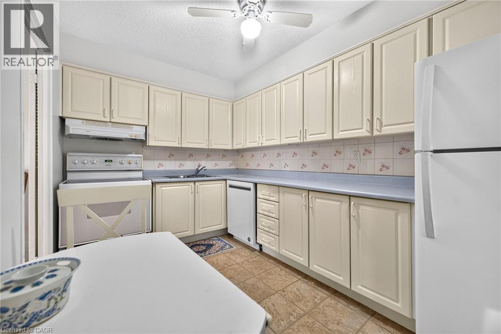 1359 White Oaks Boulevard Unit# 205 Property Photo 14