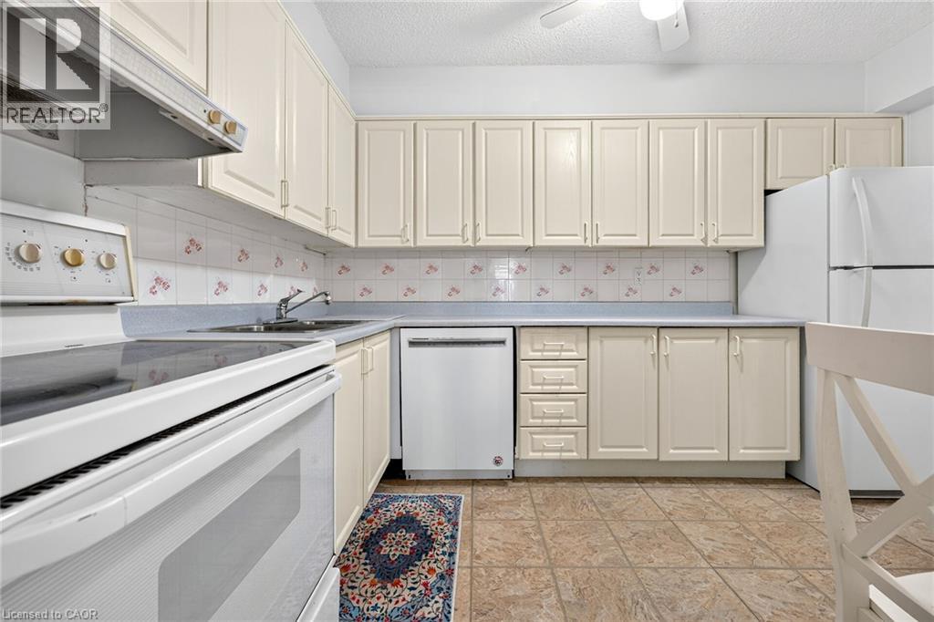 1359 White Oaks Boulevard Unit# 205 Property Photo 15