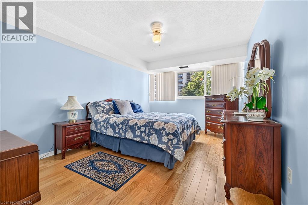 1359 White Oaks Boulevard Unit# 205 Property Photo 18