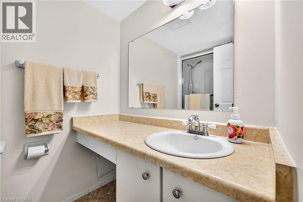 1359 White Oaks Boulevard Unit# 205 Property Photo 22