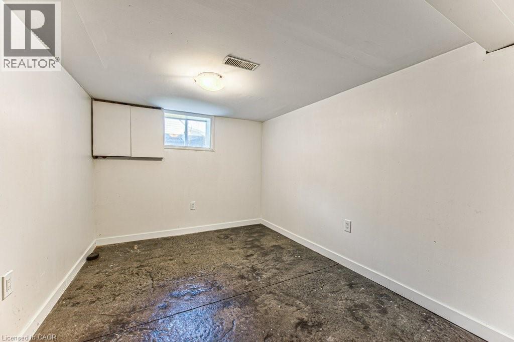 84 Franklin Street S Property Photo 28