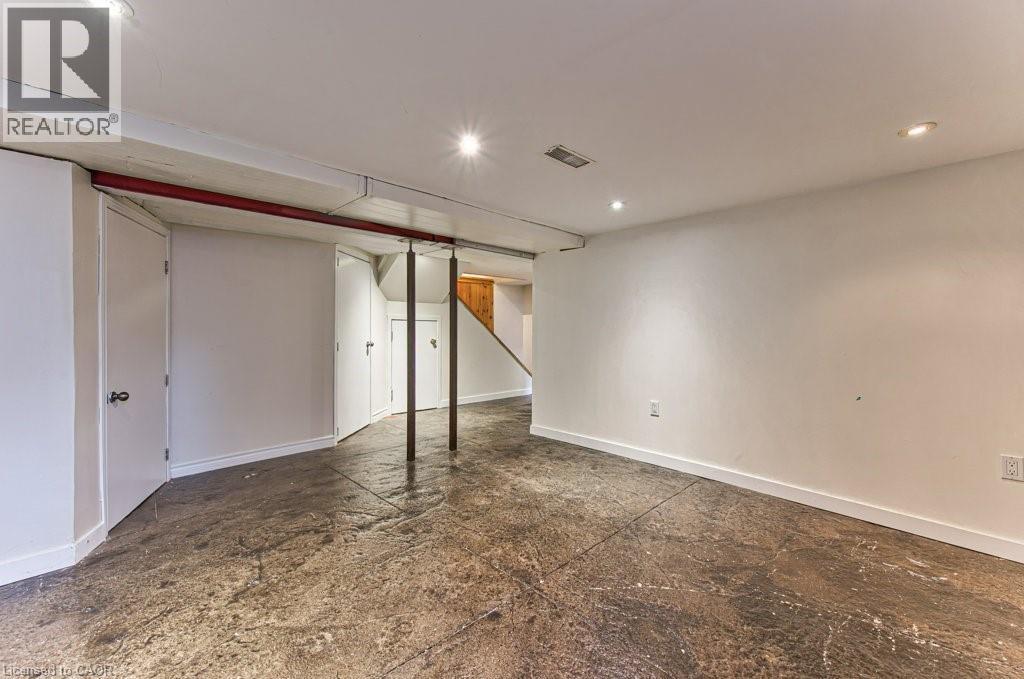 84 Franklin Street S Property Photo 31