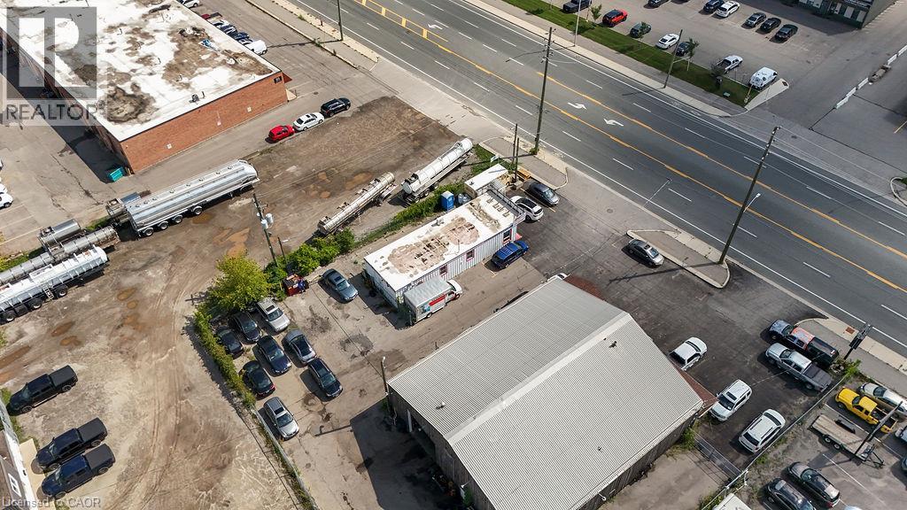 57 Steeles Avenue E Property Photo 4