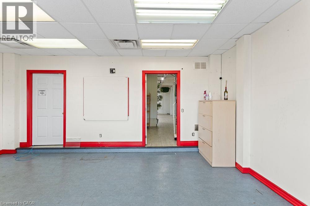 57 Steeles Avenue E Property Photo 11
