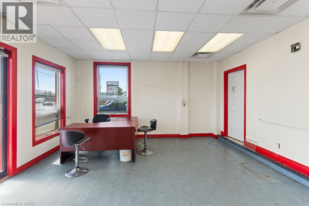 57 Steeles Avenue E Property Photo 14