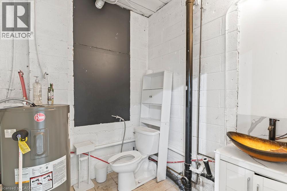 57 Steeles Avenue E Property Photo 21