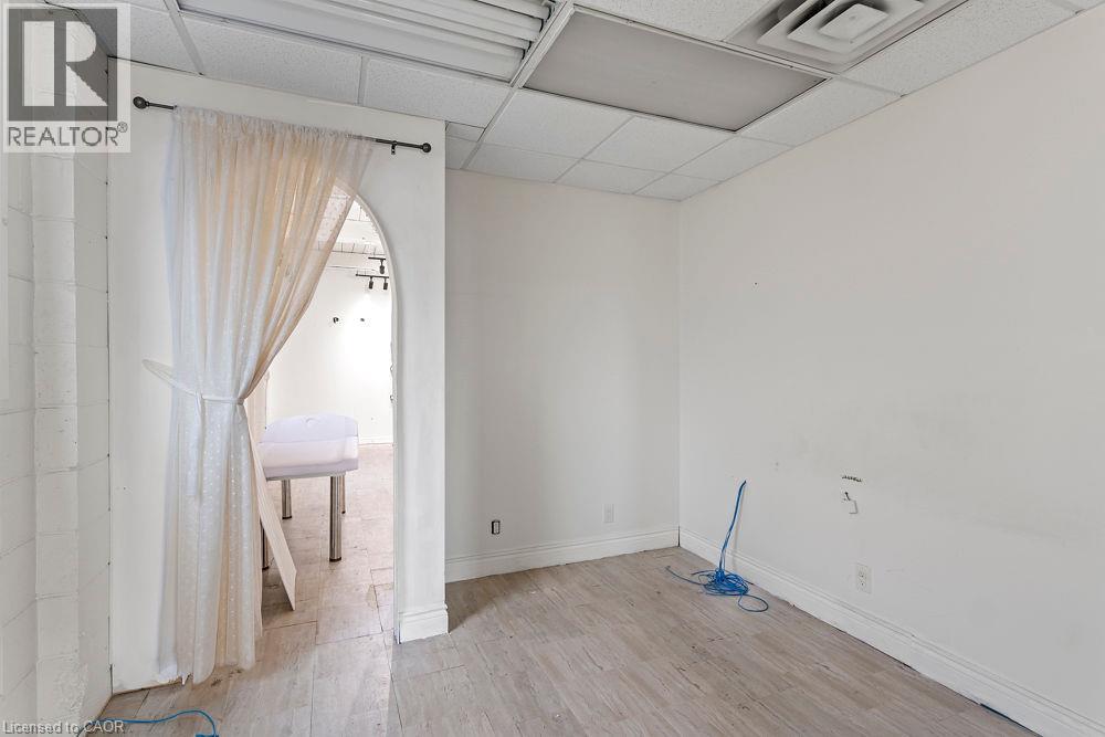 57 Steeles Avenue E Property Photo 24
