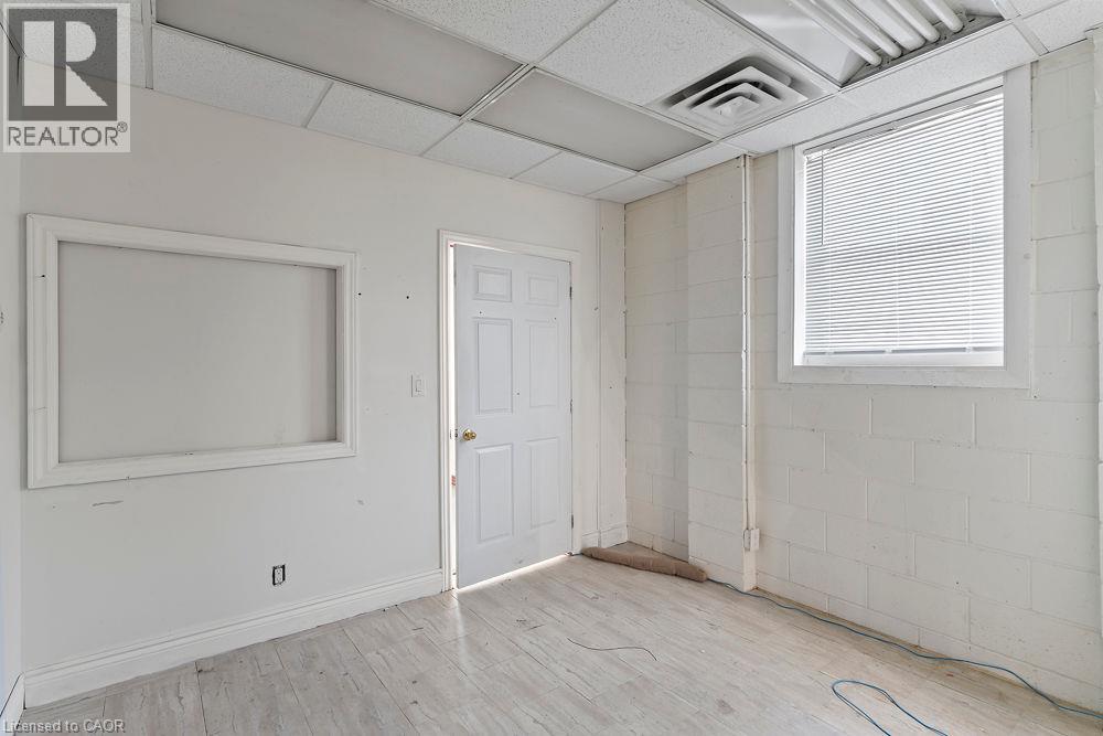 57 Steeles Avenue E Property Photo 25