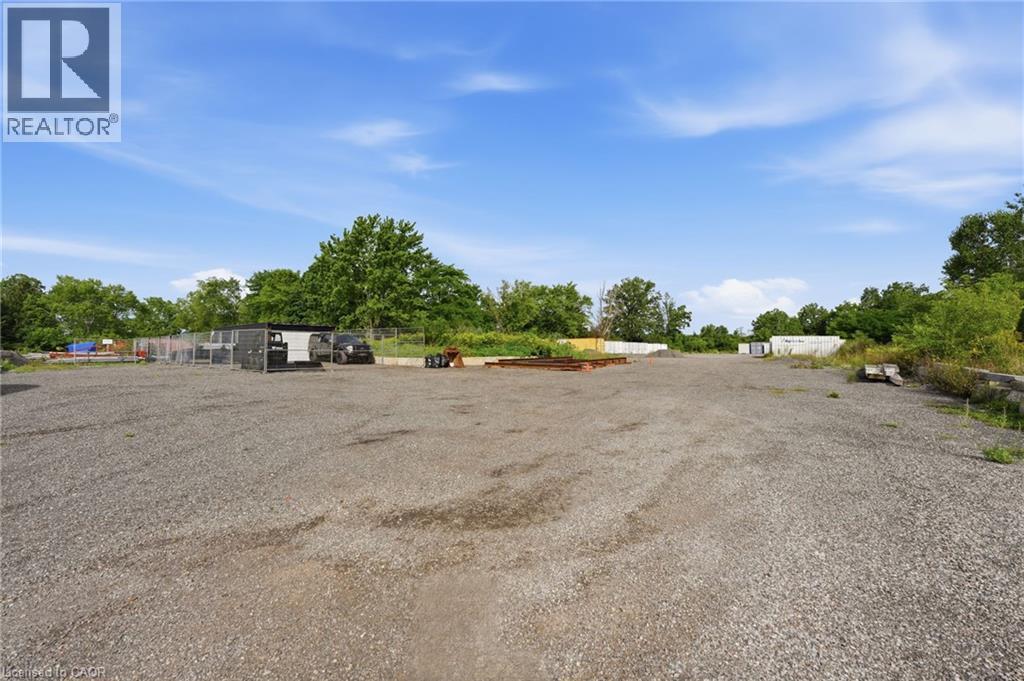 1422 Colborne Street E Property Photo 6