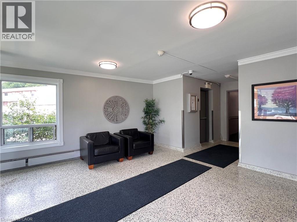 283 Fairway Road N Unit# 503 Property Photo 6