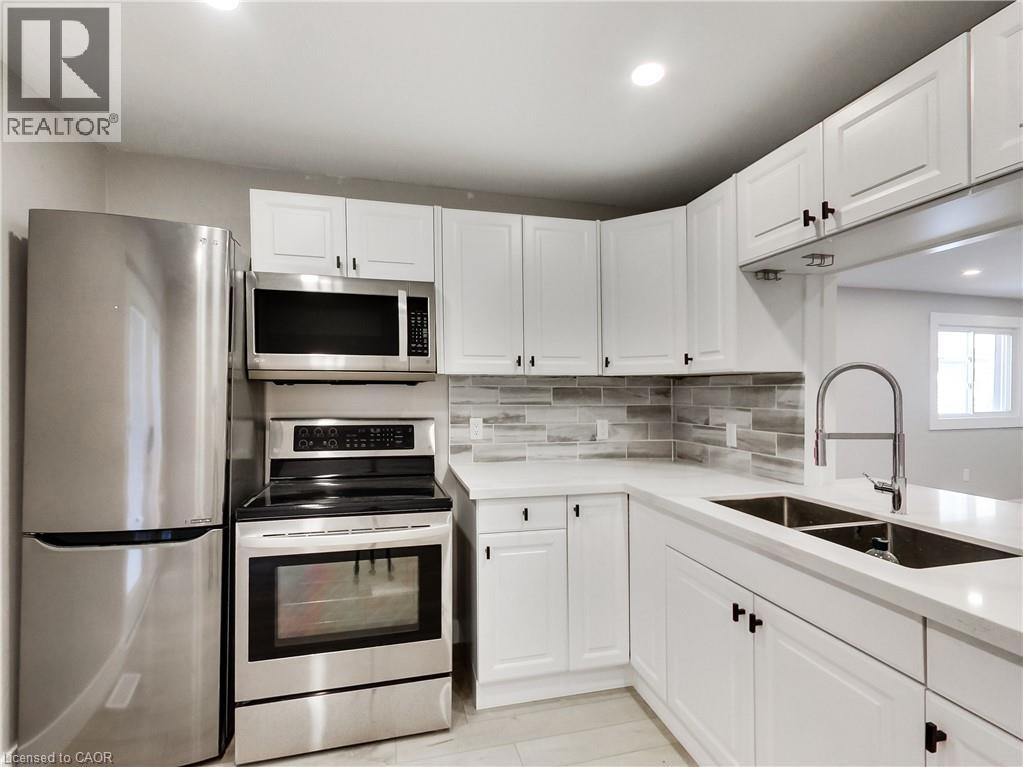 229 Parkdale Avenue N Property Photo 15