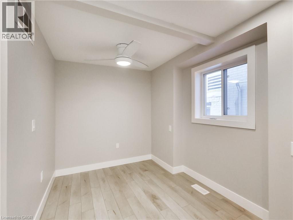 229 Parkdale Avenue N Property Photo 19